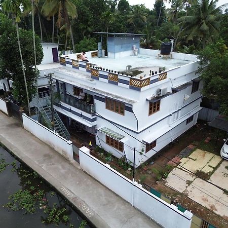 Paddy N Canal Homestay Alappuzha Екстер'єр фото
